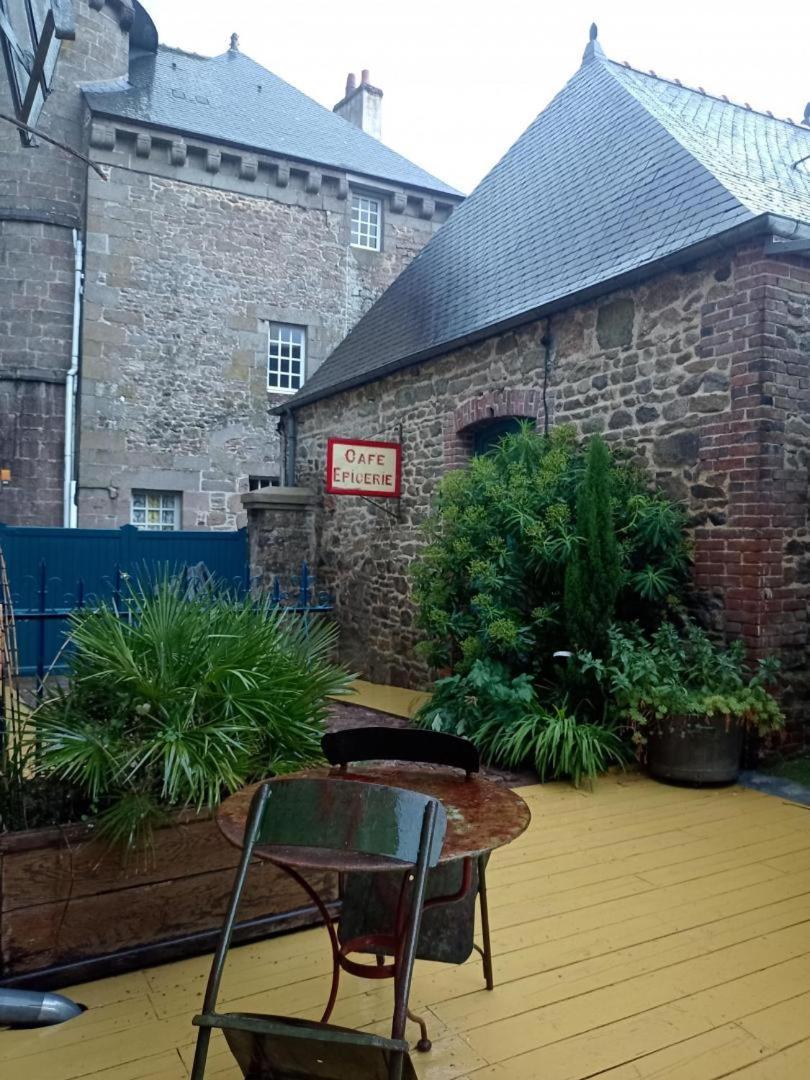 La Goutte D'Or Bed & Breakfast Combourg Eksteriør bilde